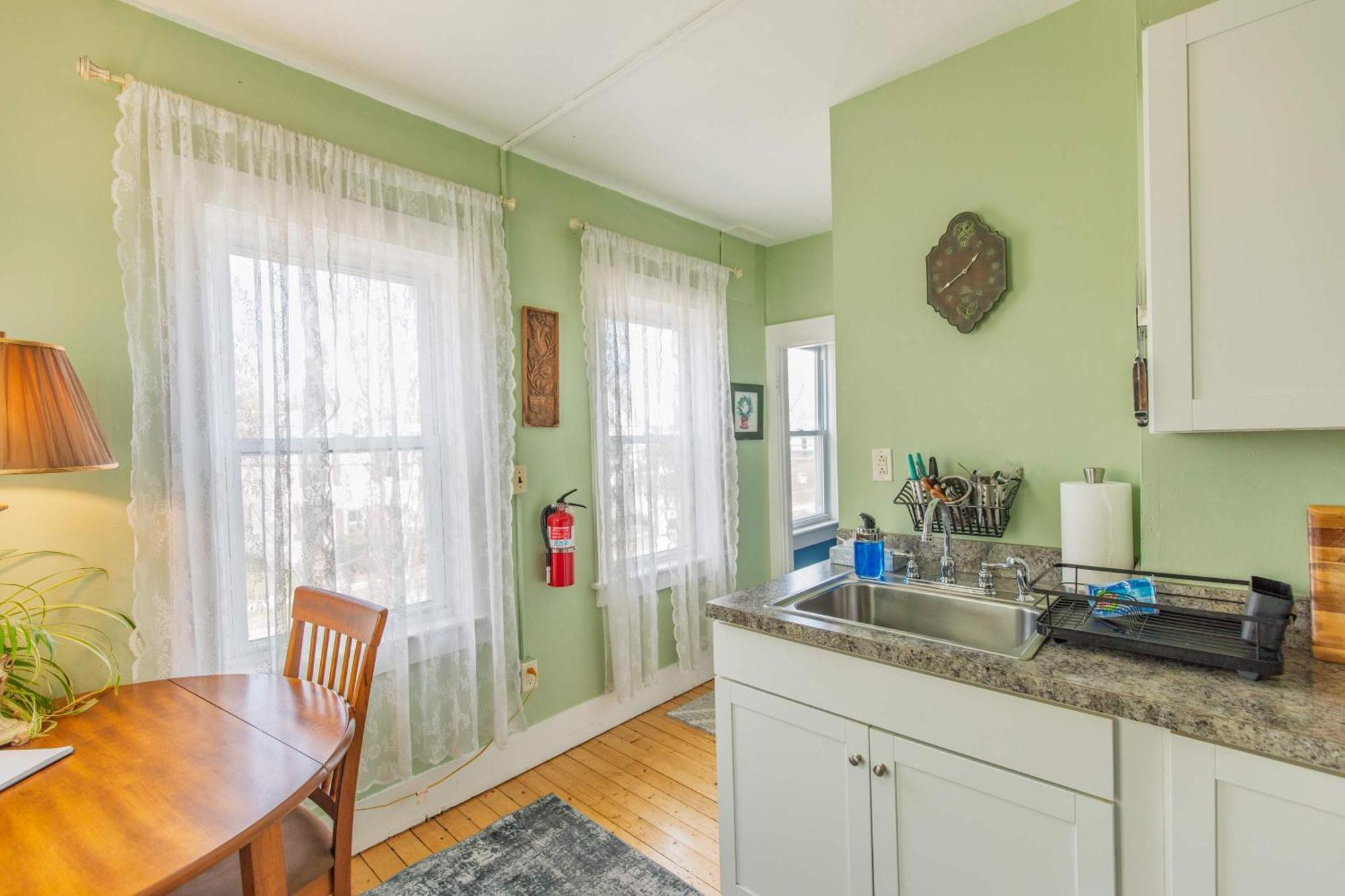 ברלינגטון Centrally Located With Lake Views מראה חיצוני תמונה